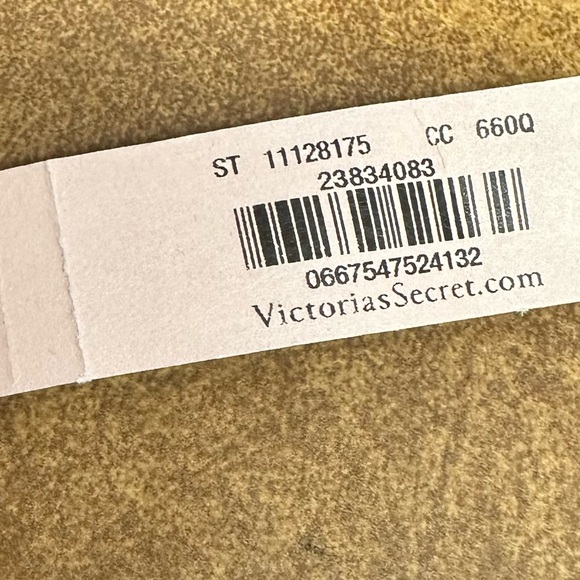 NWT Victoria’s Secret Rose Gold Laser Cut Wristlet Pouch Clutch Bag - Picture 2 of 12